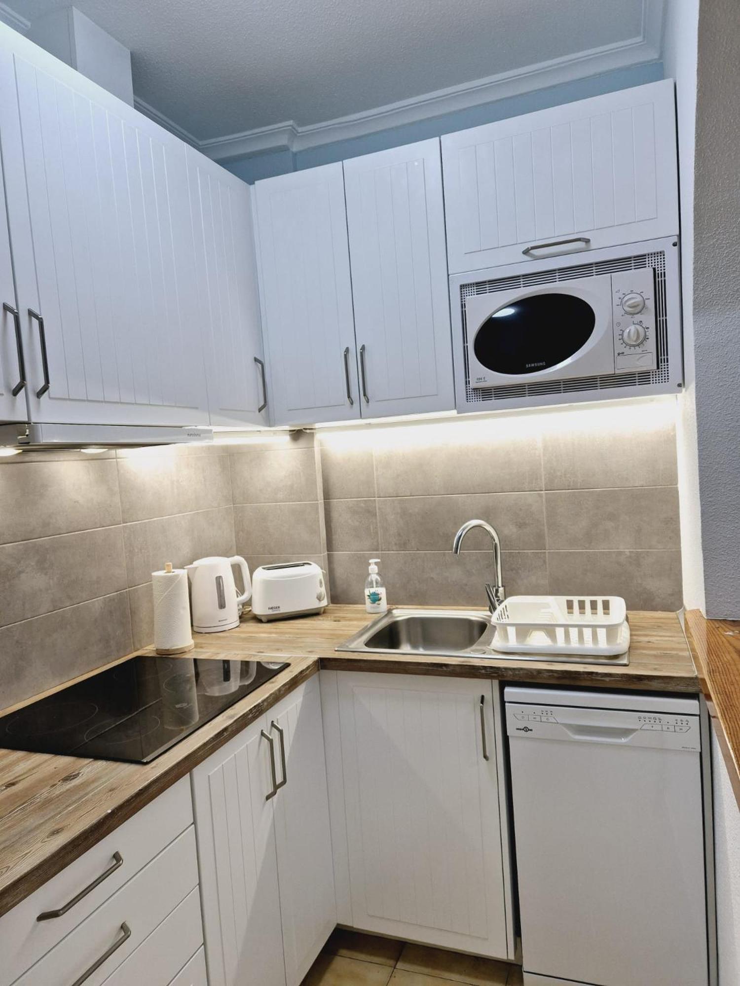 La Casa De Veronica - Serene Apartment With Shared Pool, Steps From The Beach Torrevieja Luaran gambar