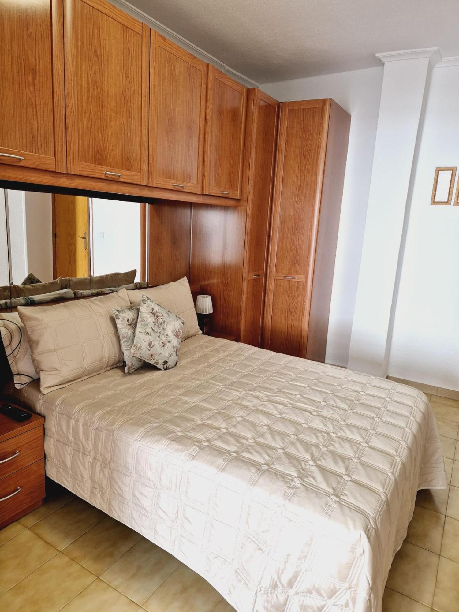 La Casa De Veronica - Serene Apartment With Shared Pool, Steps From The Beach Torrevieja Luaran gambar