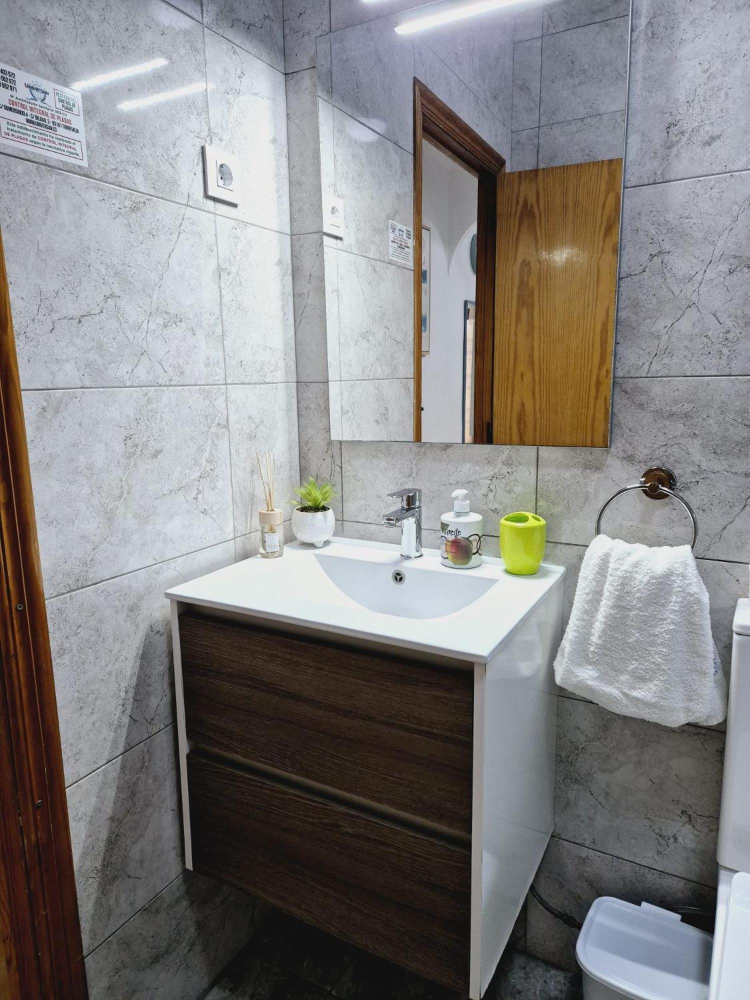 La Casa De Veronica - Serene Apartment With Shared Pool, Steps From The Beach Torrevieja Luaran gambar
