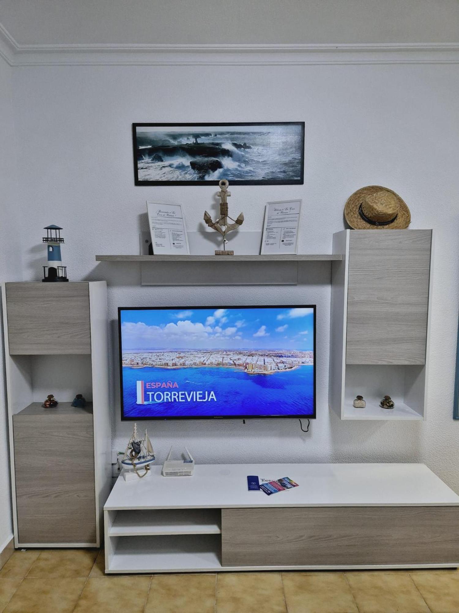 La Casa De Veronica - Serene Apartment With Shared Pool, Steps From The Beach Torrevieja Luaran gambar