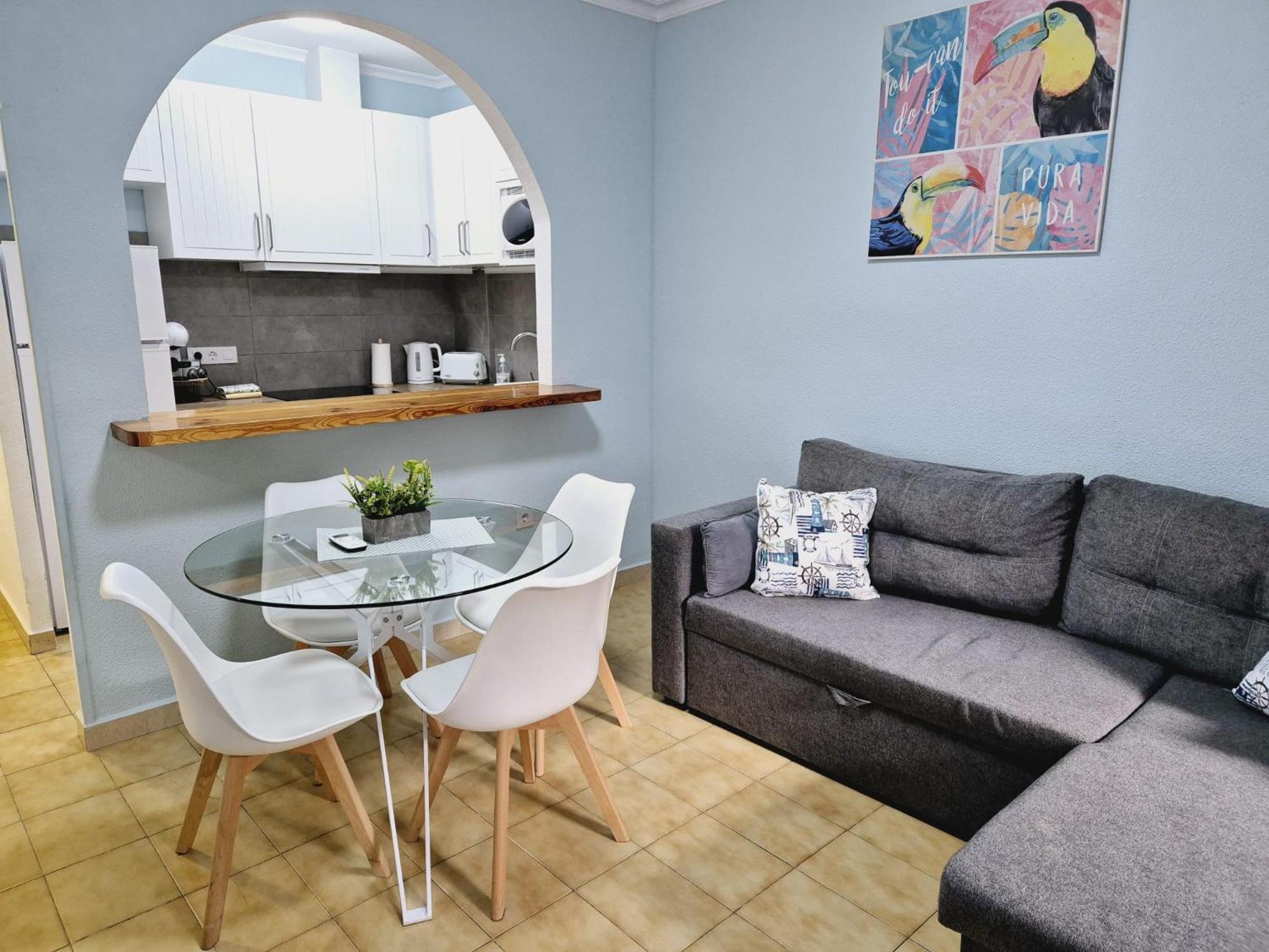La Casa De Veronica - Serene Apartment With Shared Pool, Steps From The Beach Torrevieja Luaran gambar
